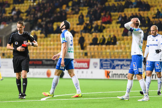 Norrköpings Jon Gudni Fjoluson får rött kort