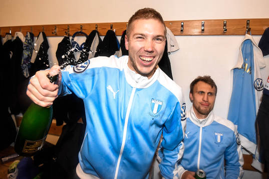 Malmö FFs Anton Tinnerholm och Magnus Wolff Eikrem jublar