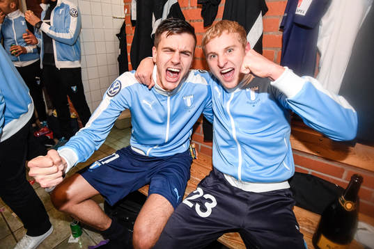 Malmö FFs Alexander Jeremejeff och Mattias Svanberg jublar