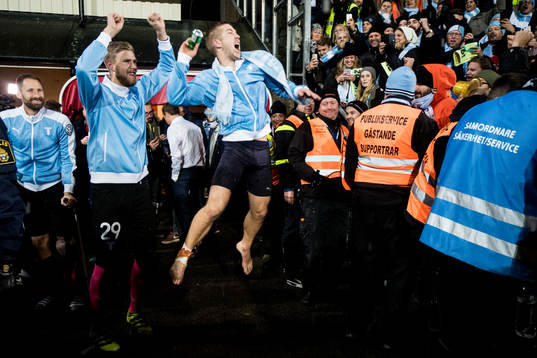 Malmö FFs målvakt Fredrik Andersson och Anton Tinnerholm