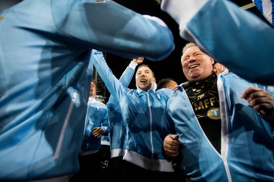 Malmö FFs Anton Tinnerholm och materialförvaltare Swidde