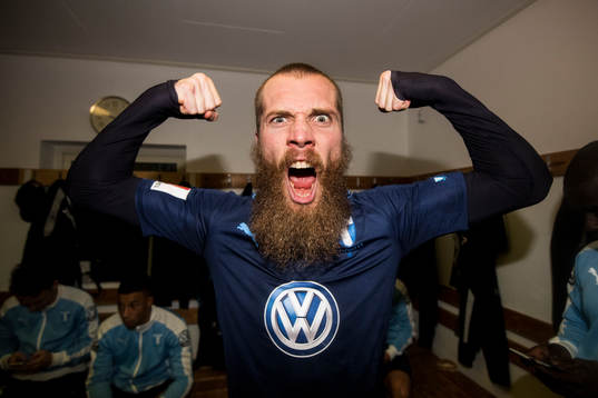 Malmö FFs Jo Inge Berget jublar i omklädningsrummet