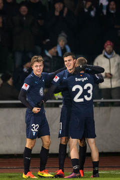 Malmö FFs Mattias Svanberg och Jo Inge Berget jublar med
