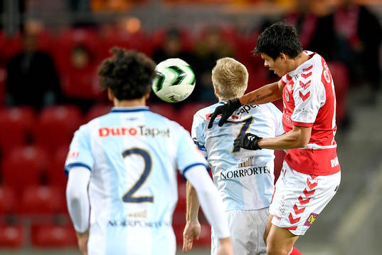 Kalmars Romário Pereira Sipião och Gefles Robin Nilsson