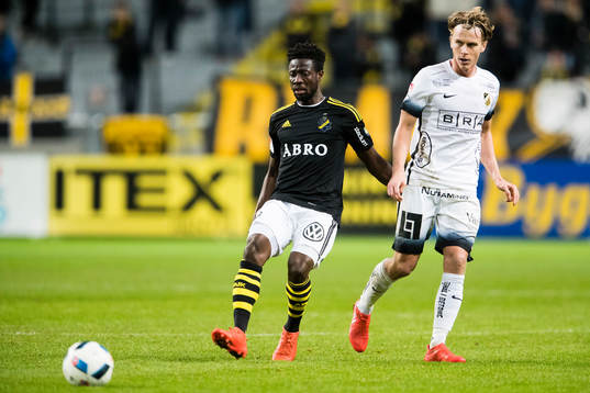 s Ebenezer Ofori och Häckens Rasmus Schuller