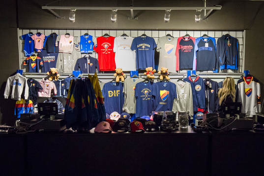 Djurgårdens souvenirbutik på Hovet innan ishockeymatchen