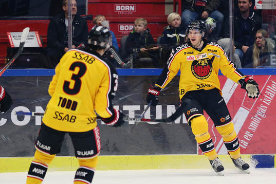 Luleås Isac Lundeström jublar