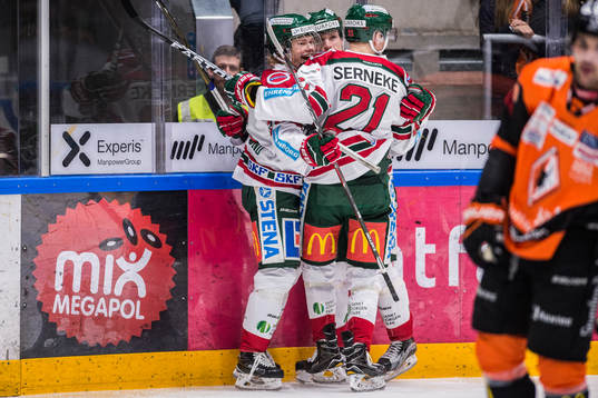 Frölundas Carl Grundström jublar