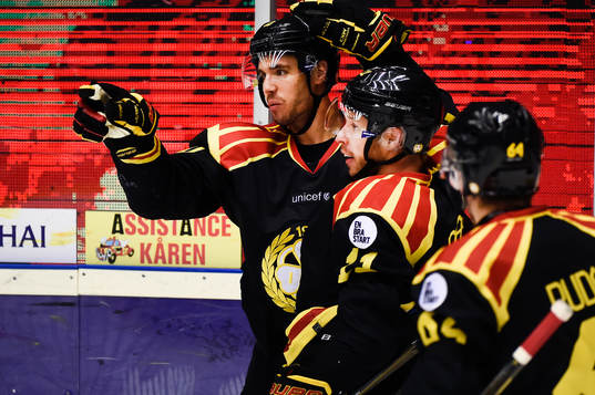 Brynäs Jesper Jensen och Kevin Clark jublar