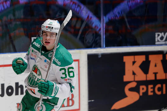 Rögles Filip Karlsson jublar