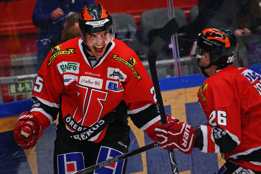 Örebros Martin Johansson jublar