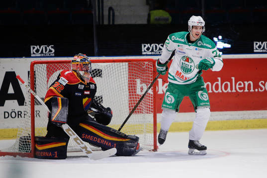 Rögles Sebastian Wännström gör 0-2 bakom Djurgårdens