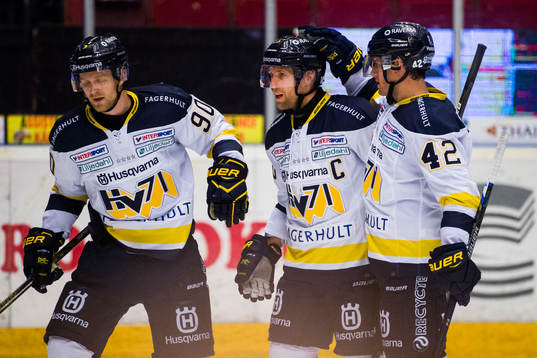 s Ted Brithén , Martin Thörnberg och Dylan Reese jublar