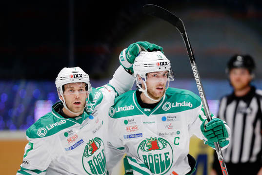 Rögles Christopher Liljewall (th) gör 0-3 och jublar
