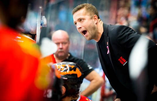 Örebros tränare Johan Tornberg är arg