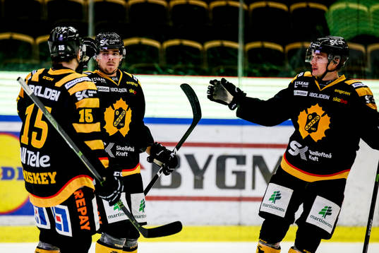 Skellefteås Emil Djuse , Kyle Cumiskey och Adam Pettersson