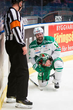 Rögles Jack Connolly har ont