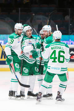 Rögles Sebastian Wännström jublar med Ludvig Rensfeldt ,