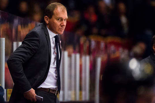 s tränare Johan Lindbom
