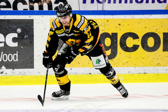 Skellefteås Emil Pettersson fick ont i upper body