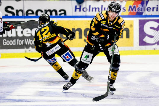 Skellefteås Emil Pettersson fick ont i upper body