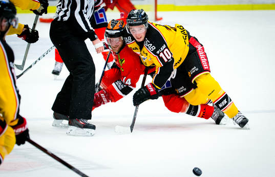 Örebros Tom Wandell och Luleås Tim Kennedy
