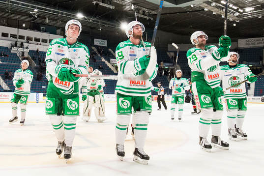 Rögles spelare jublar