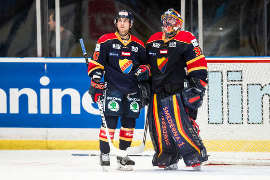 Djurgårdens Jeff Tambellini och målvakt Mikael Tellqvist
