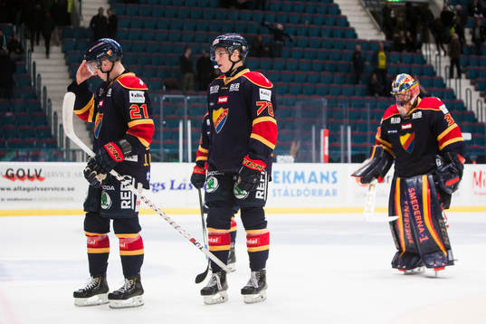 Djurgårdens Jonathan Davidsson och Marcus Davidsson deppar