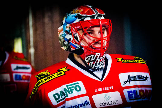 Örebros målvakt Julius Hudacek fokuserar