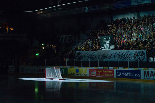 Brynäs supportrar med tifo