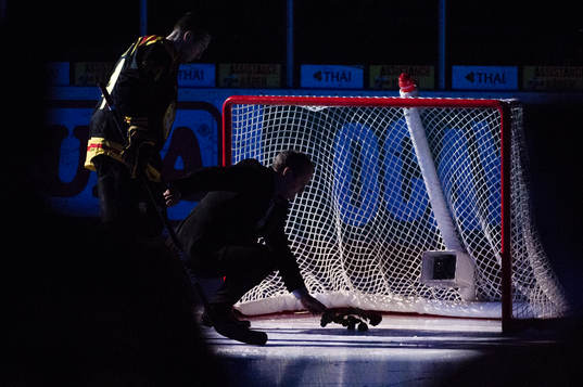 Brynäs tidigare spelare Michael Sundlöv lägger en ros