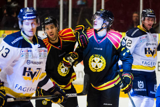 Brynäs Jesper Jensen och Oskar Lindblom jublar