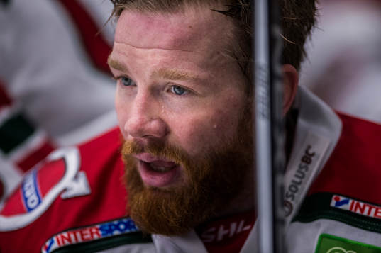 Frölundas Robin Figren deppar utan hjälm