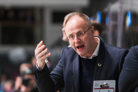 Rögles tränare Anders Eldebrink i aktion