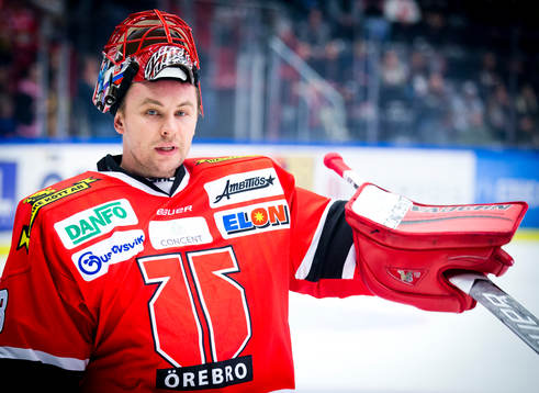 Örebros målvakt Julius Hudacek deppar