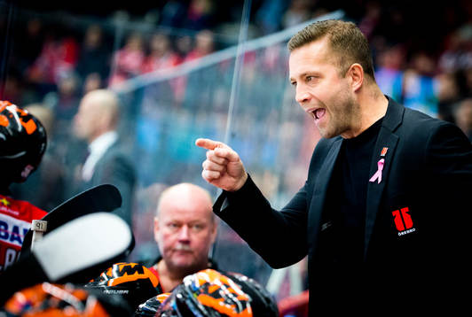Örebros tränare Johan Tornberg är arg