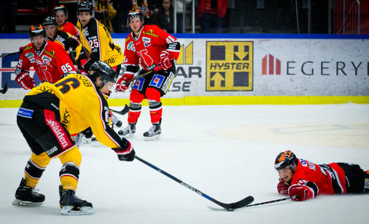Luleås Craig Schira och Örebros Libor Hudacek