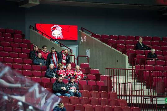 Publiken börjar anlända till Malmö Arena innan