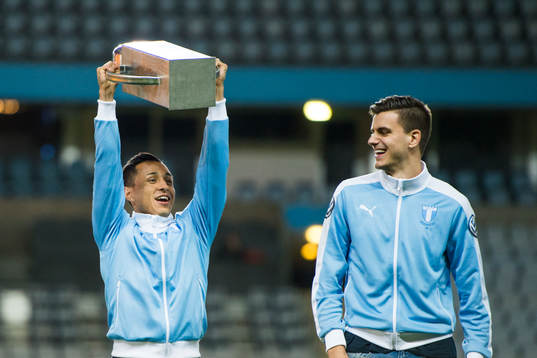 Malmö FFs Yoshimar Yotún och Alexander Jeremejeff