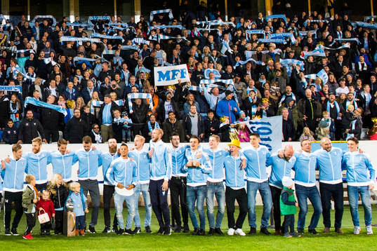 Malmö FFs spelare med publiken