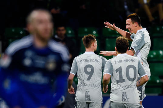 IFK Göteborgs spelare jublar