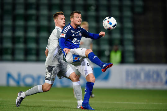 Sundsvalls Eric Larsson och IFK Göteborgs Jakob Ankersen