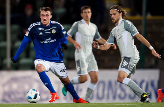 Sundsvalls Smajl Suljevic och IFK Göteborgs Tom Pettersson