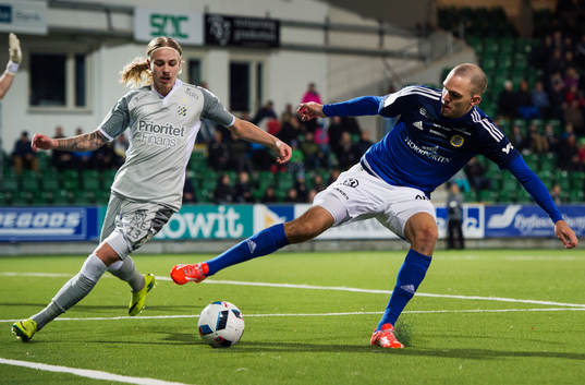 IFK Göteborgs Elias Mar Omarsson och Sundsvalls Marcus