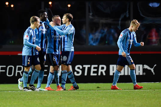 Djurgårdens spelare jublar Michael Olunga
