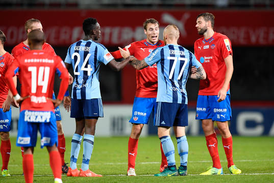 Helsingborgs Frederik Helstrup Jensen  i gruff med