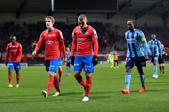 Helsingborgs Adam Eriksson och Jordan Larsson deppar