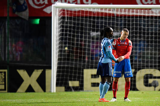 Djurgårdens Kebba Ceesay och Helsingborgs Jordan Larsson