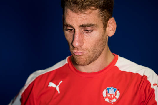 Helsingborgs målvakt Tomer Chencinski deppar